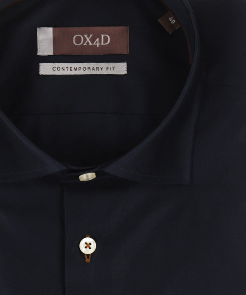 Donkerblauw twill overhemd met lichte knopen